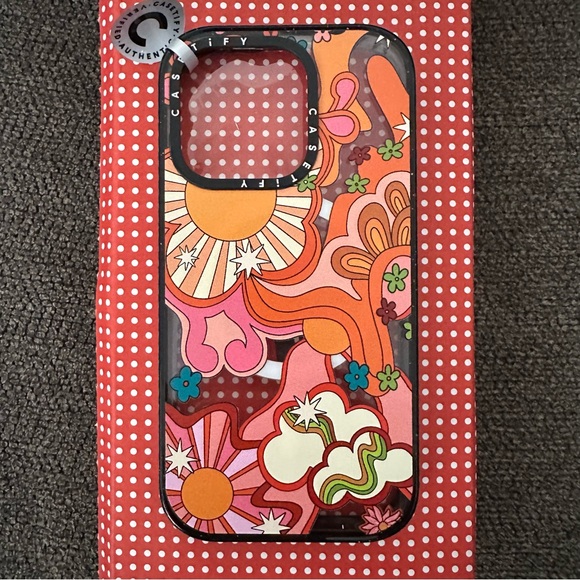 Casetify - Seventies Psychedelic by Illustrated by Charlie - Picture 8 of 11
